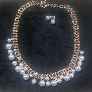 NWT pearl necklace / earrings set gold